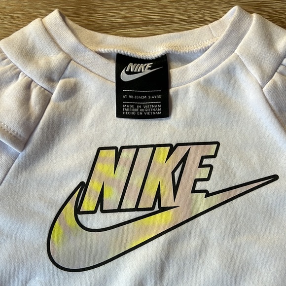 Nike Girls 2PC Set Sweatshirt and Leggings Purple Chalk Size 4T - Picture 2 of 6